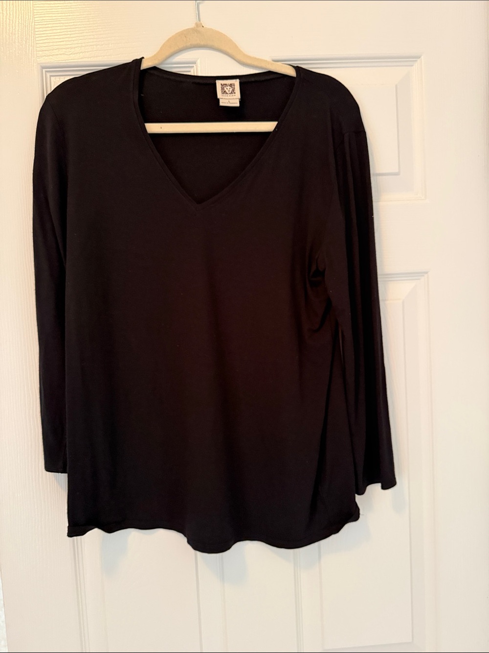 Anne Klein Black V-Neck Long Sleeve Tee